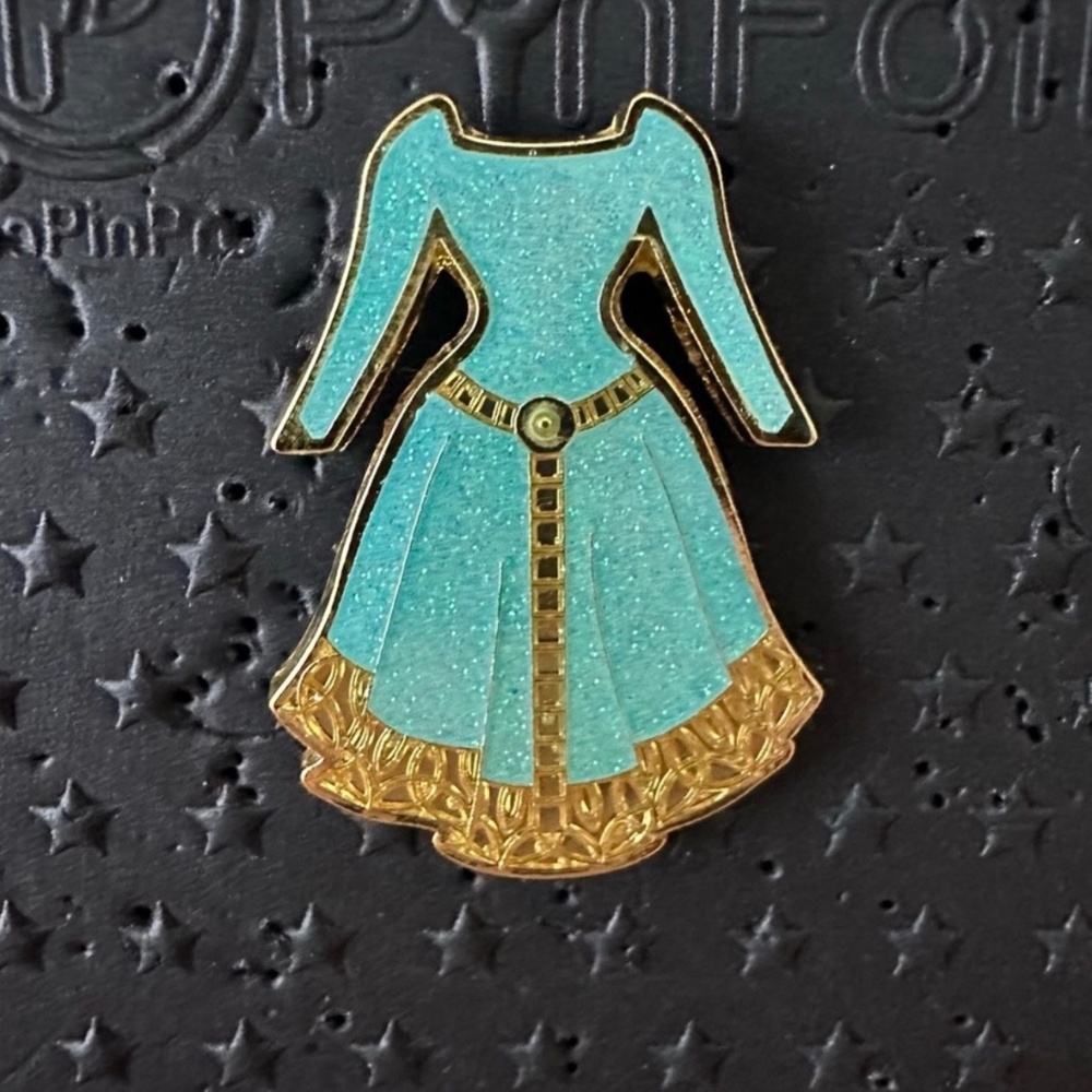 Disney Loungefly Pixar Brave Merida Green Proposal Glitter Dress Vol 2 Pin